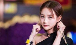 女主进入娱乐圈吃瓜,女主的吃瓜成长记