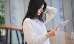 娱乐吃瓜女配变成女生,她如何华丽转身？