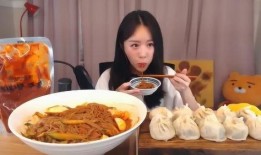 娱乐吃瓜酱吃面条视频在线观看,面条美食之旅，在线观看带你领略美味瞬间