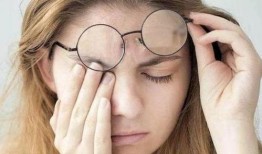 娱乐吃瓜酱做眼保健操,护眼又养生